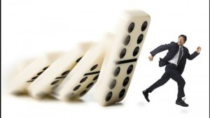 Средняя доходность долгов в Евро впервые упала ниже нуля. Запускается эффект домино в экономике?