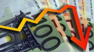 Курс евро обвалится к доллару в мае, прогнозируют западные эксперты