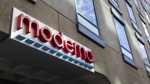 Эксперты по вакцинам говорят, что Модерна не предоставила данных, важных для оценки вакцины Covid-19