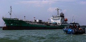 Игра с огнём в нефтеносных заливах