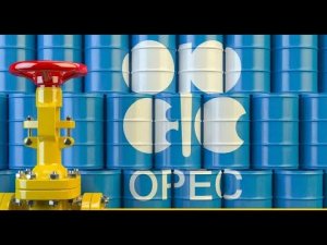 РЫНКИ СЕГОДНЯ: Нефть дорожает перед встречей ОПЕК+ по добыче
