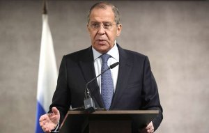 Россия готова занять жесткую позицию в ответ на западные санкции