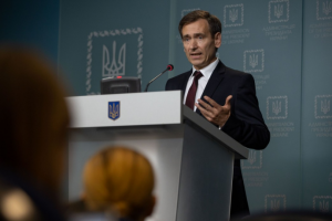 Украина планирует разместить иностранные военные базы на своей территории в обход конституции