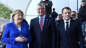 Кто расшатывает сербскую лодку?